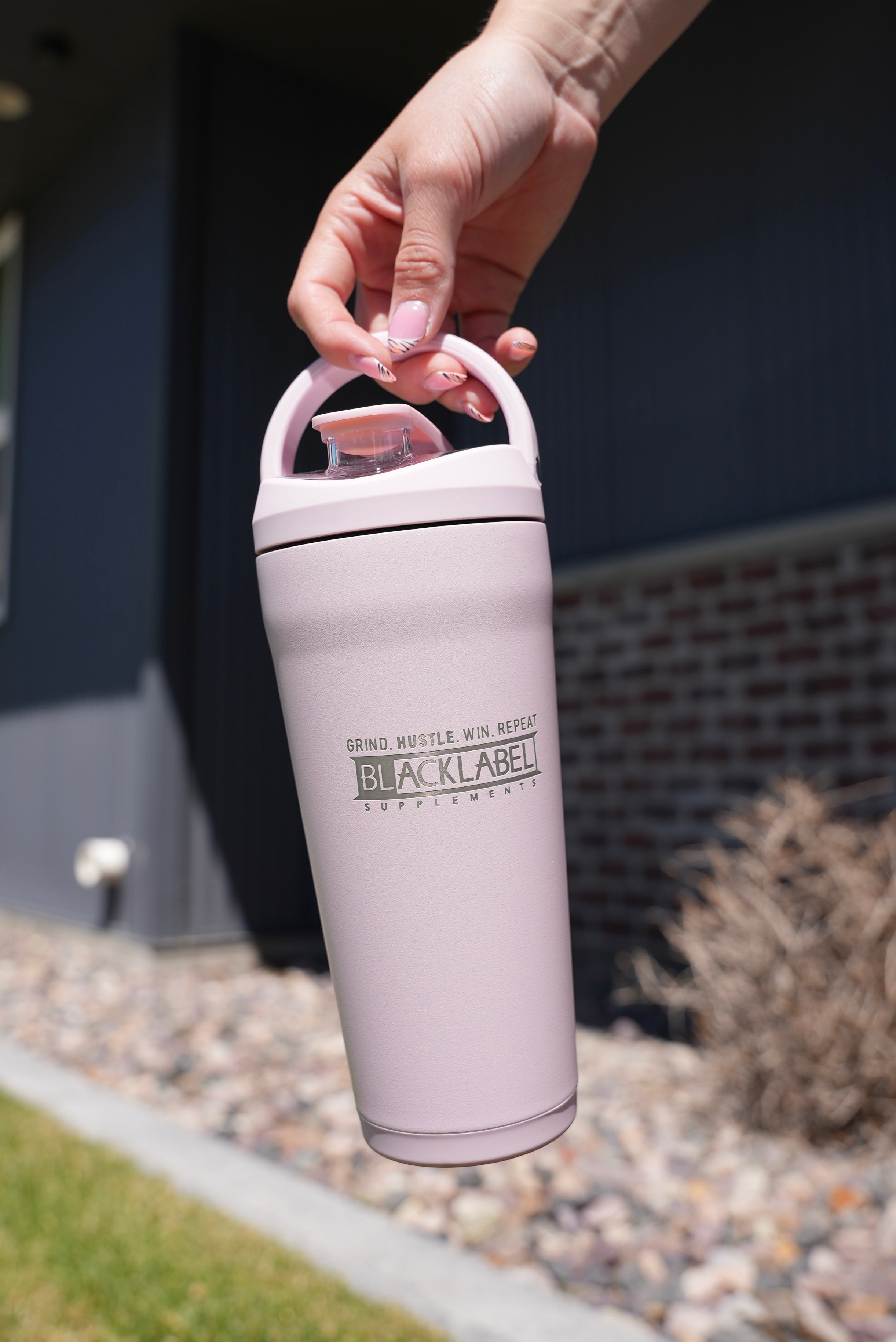 HYDROJUG 24 OZ. INSULATED SHAKER