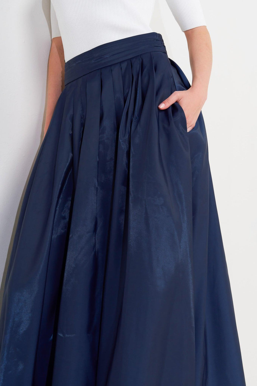 LUXE FLARE WOVEN PLEATED MIDI SKIRT