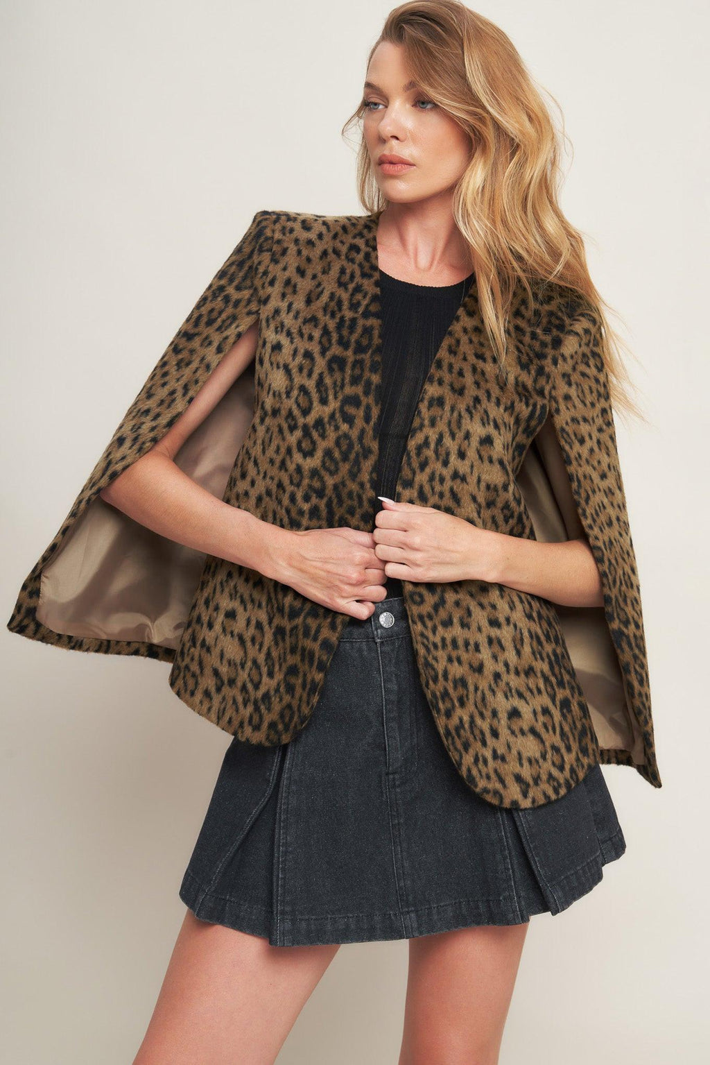 SAVAGE SOPHISTIQUE WOVEN CAPELET